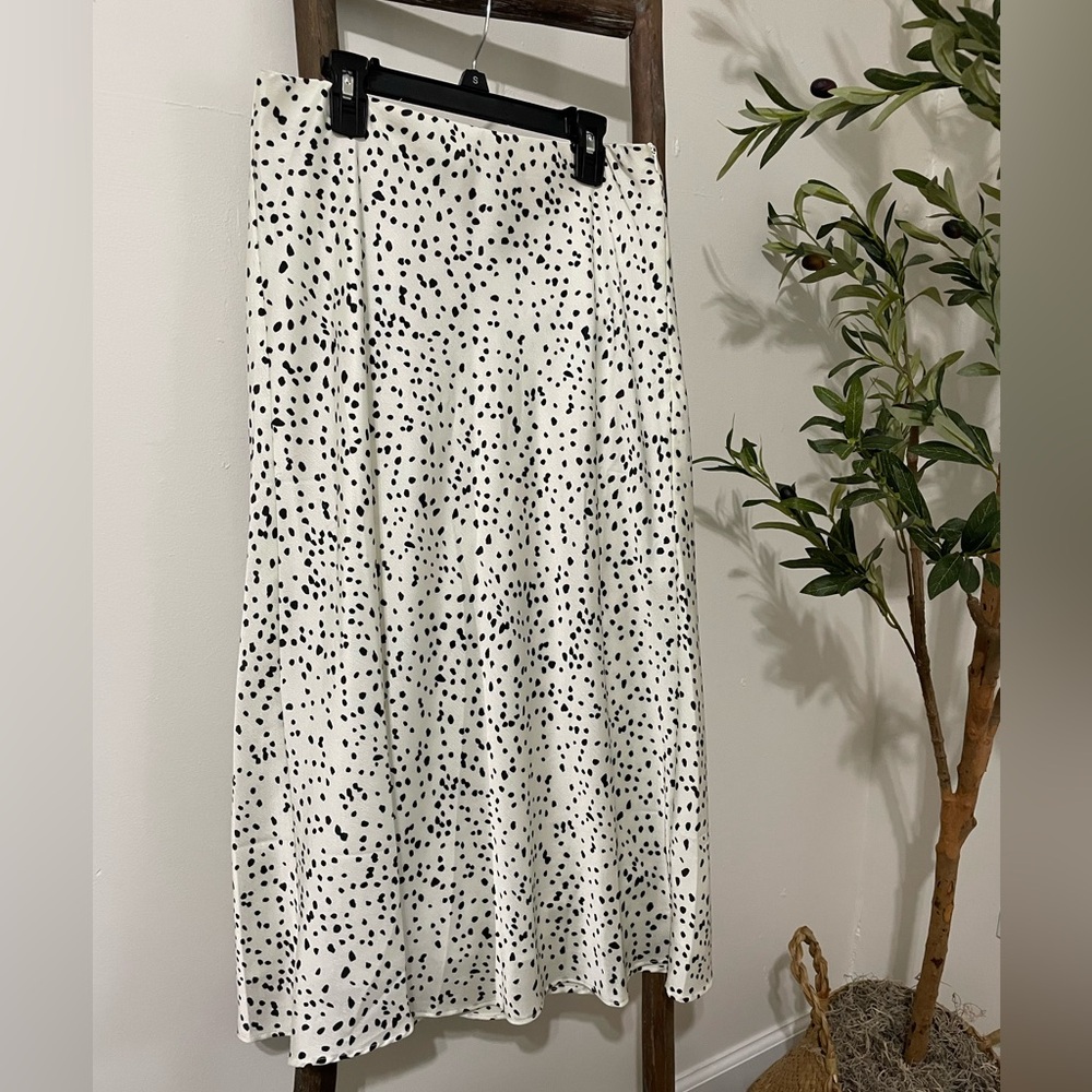 Black and White Spotted Satin Skirt